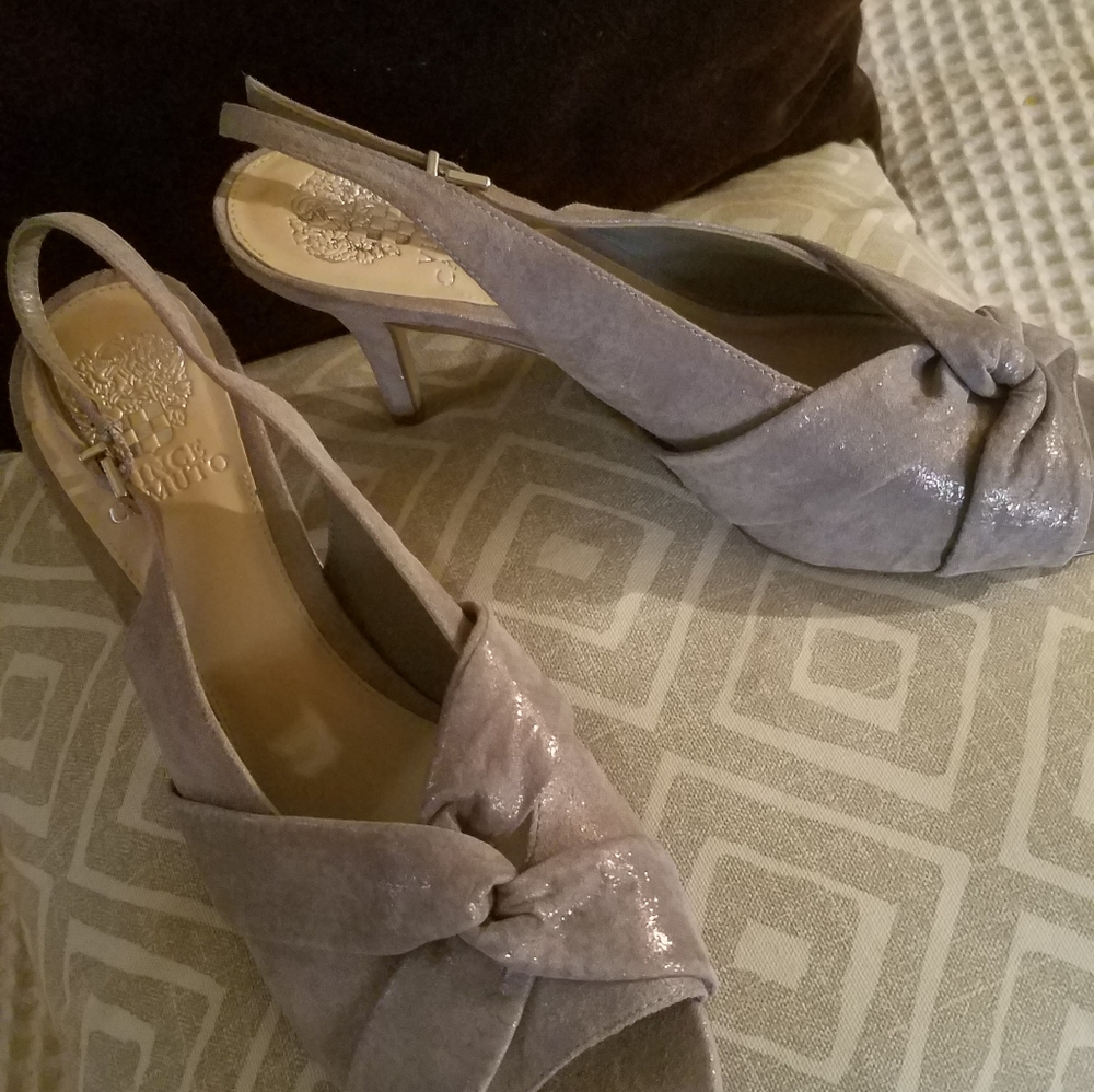 Shoes - Picture 2 of 4